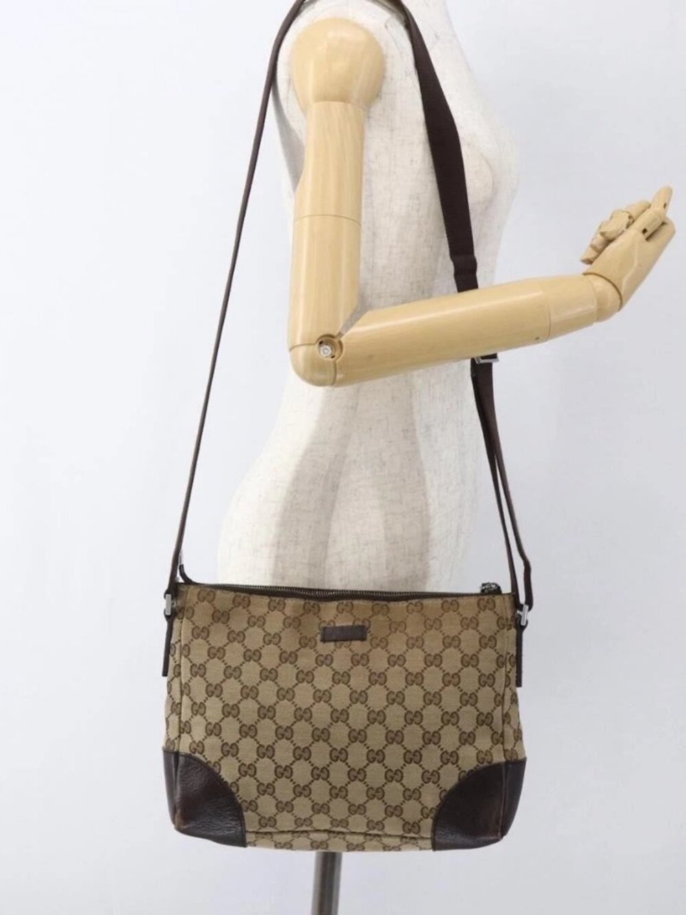 GUCCI GG Canvas Shoulder Bag Beige Silver 114273 Auth fm5091